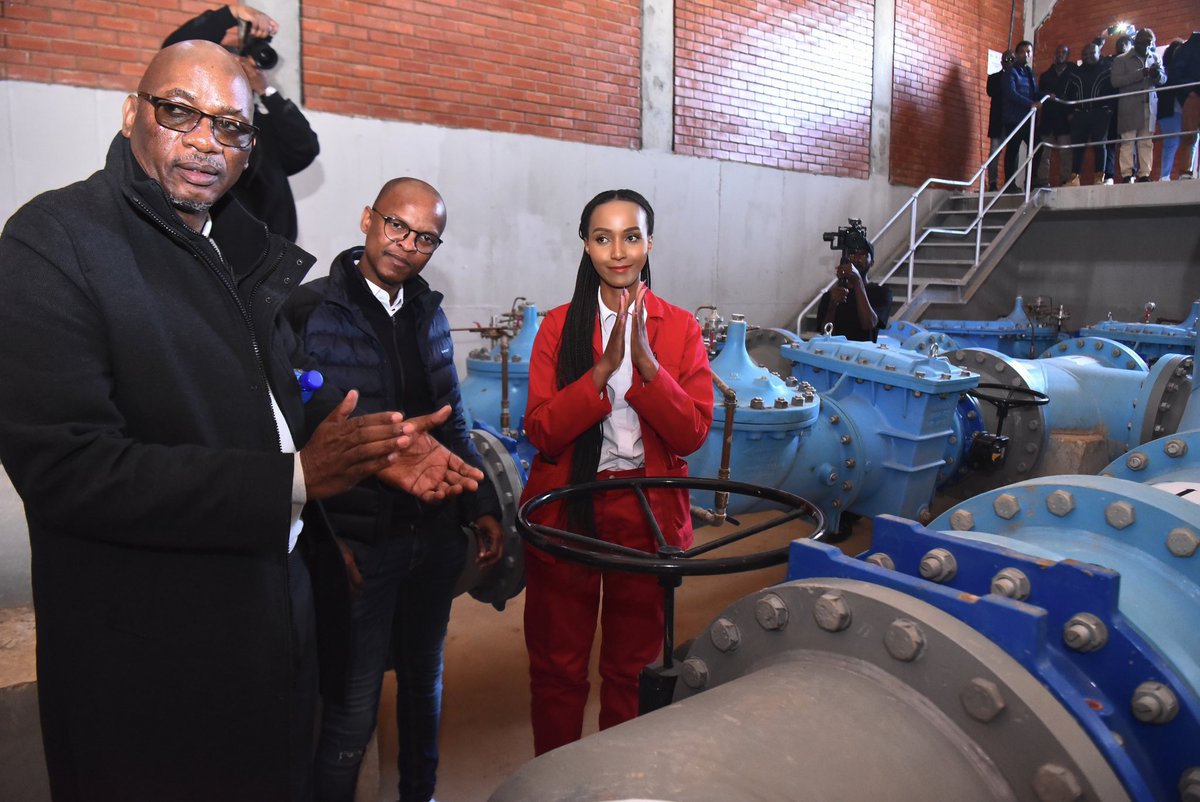 MMCFor_WS's tweet image. 鈾︼笍In Pictures鈾︼笍
The @City_Ekurhuleni MMC for Water and Sanitation, Councillor @MsaneThembi officiating the commissioning of the 5.5 Mega Litre Northmead water tower.
The Northmead water tower is not just a structure of concrete and steel, it is a beacon of progress, resilience.