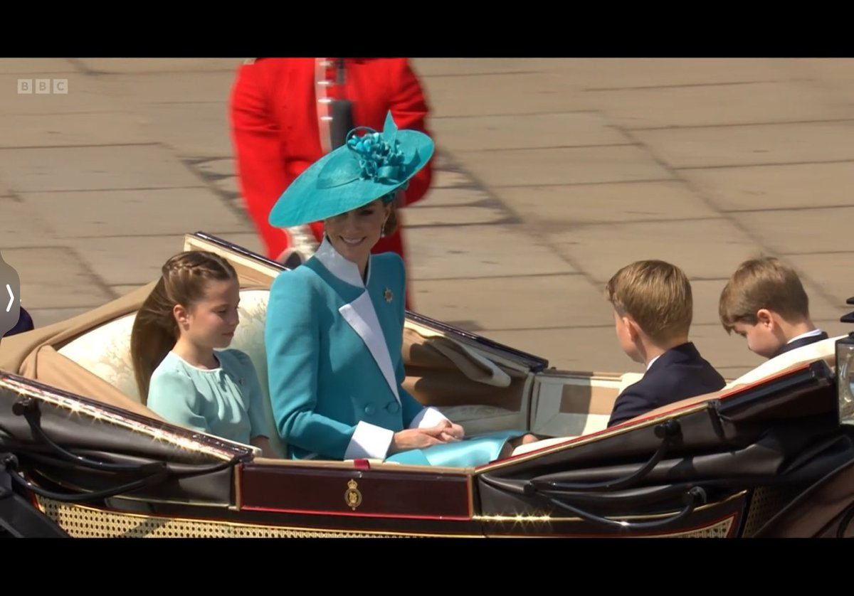 Nou Kate, dat kon wel wat vlotter. Maar verder geen kwaad woord #TroopingTheColour
