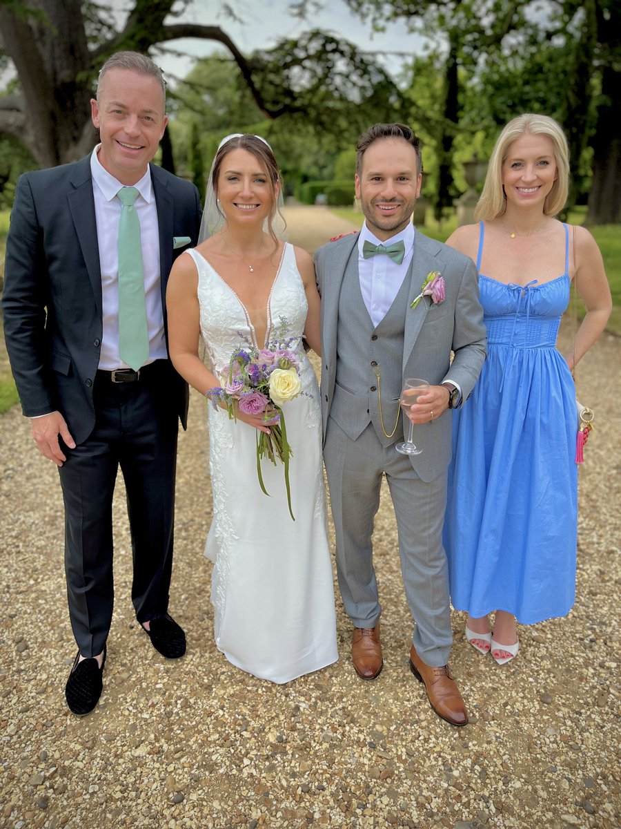 EmersonLotzia's tweet image. had an unreal time in London celebrating samir and katie tying the knot 🤵‍♂️👰‍♀️ it was an absolute honor officiating their beautiful wedding and eating my weight in meat pies. we love you, big man. meg and i are off to paris now to consume an inordinate amount of croissants 🥰