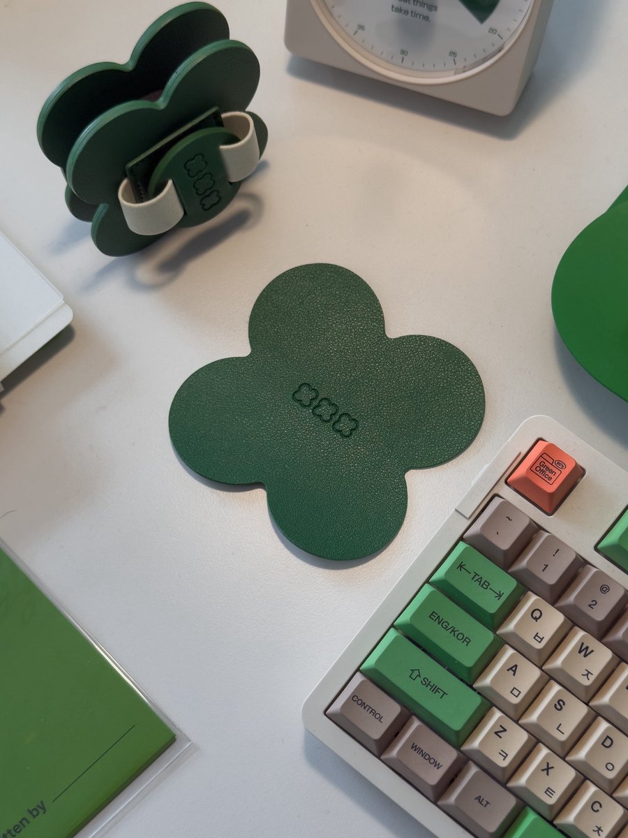 🍀카카오선물하기 럭키롤2종&amp;럭키마우스패드 오픈🍀
6/16(월) 오전 10시부터 세일러즈와 협업하여 제작한 럭키롤 미니&amp;빅, 럭키 마우스패드를 드디어..! 카카오 선물하기에서 만나보실 수 있습니다.🎉 

🎁RT추첨 3분께 ‘럭키롤 미니&amp;빅+럭키 마우스패드+티코스터’까지 전부 선물해드립니다!