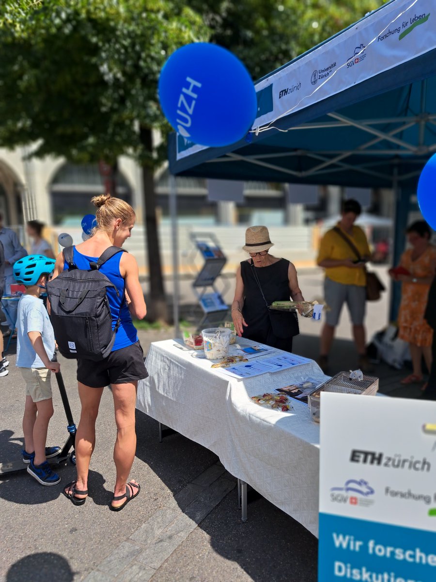 #NIDEA2025 Trotz der Hitze kommen wir ins Gespräch. Mal gibt's hitzige Kommentare, aber meist ist es "chillig" 😉<a href="/ForschungLeben/">Forschung für Leben</a> <a href="/SwissSgv/">Swiss Laboratory Animal Science - SGV</a> <a href="/SAVIR_2019/">SAVIR</a> <a href="/ETH/">ETH Zürich</a> <a href="/UZH_en/">University of Zurich</a>