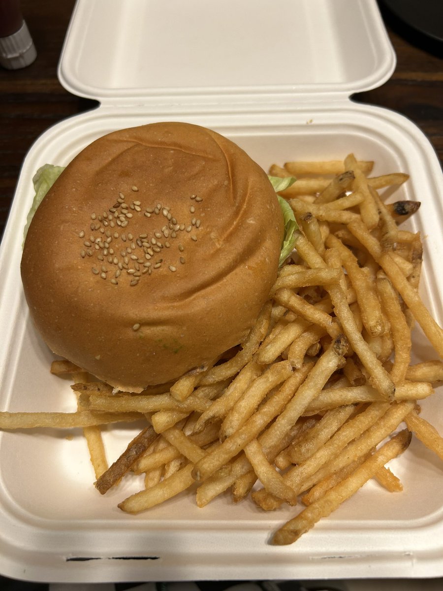 yas69sugar's tweet photo. 記録
パワーチャージした食事
#ざる蕎麦焼肉丼セット
#overdriveburger
#portarepizza
#モンスターグリル
#ハンバーグ400グラム
#ハンバーグ400グラムライスセット https://t.co/ylZQXbFqlV
