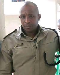 Nimepata contacts of woman who was with OCS Talaam the night Albert was booked at Central 

Anafanya na KRA 

She's arguing that if I share publicly the pub they were at, hawa killers might go there and interfere with the footage

Nangoja time stamp flani then nilete details
