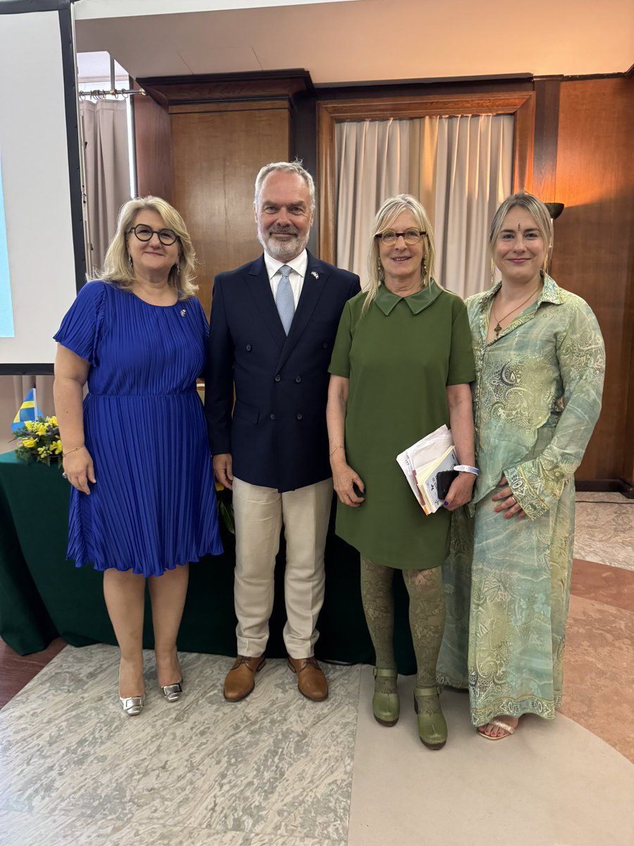 Tomas Tranströmer. Svensk kulturafton i Bari i syditalien. Många italienare dök upp för denna litteraturkväll. <a href="/swedeninitaly/">Ambasciata di Svezia</a>