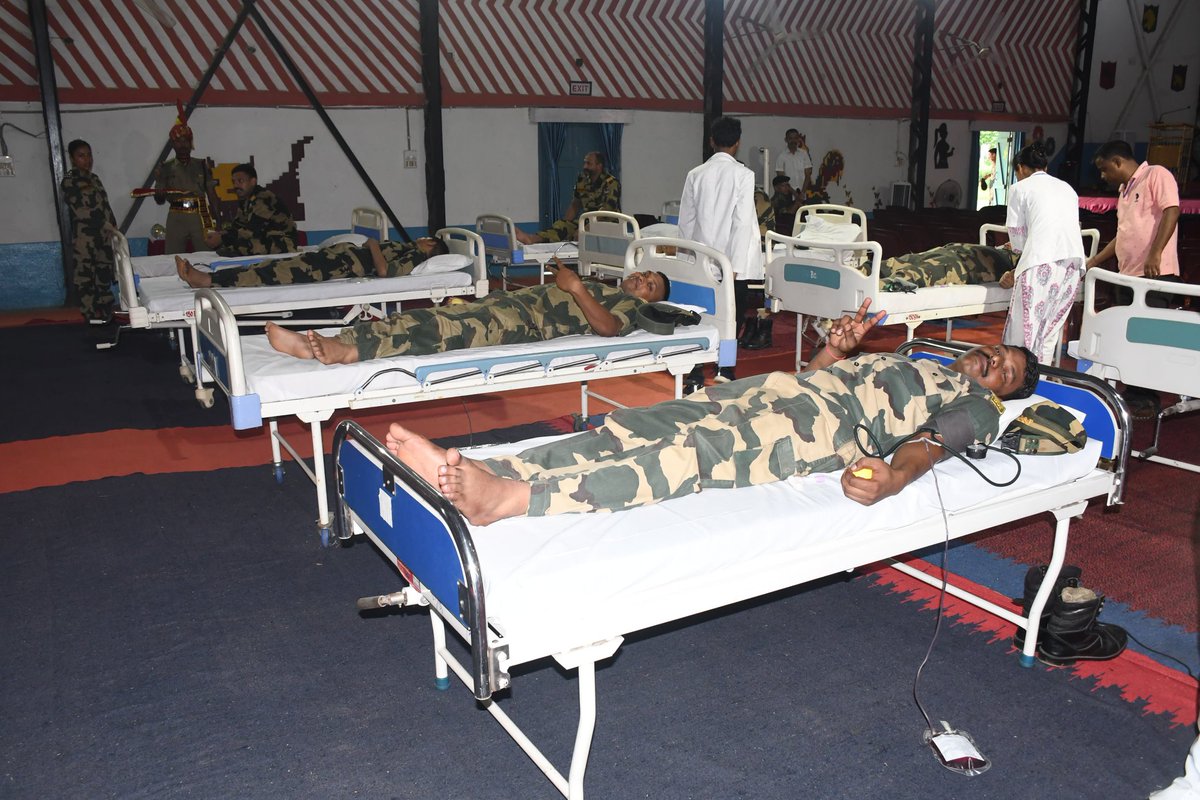 BSF_Guwahati's tweet photo. On #WorldBloodDonorDay, a voluntary #BloodDonationCamp was organised by SHQ #BSF Dhubri under @BSF_Guwahati Ftr, in collaboration with DMCH & #BWWA.
The camp saw enthusiastic participation from #Bordermen & BWWA members, reflecting the true spirit of humanity & solidarity. https://t.co/xHyHuYK0wk