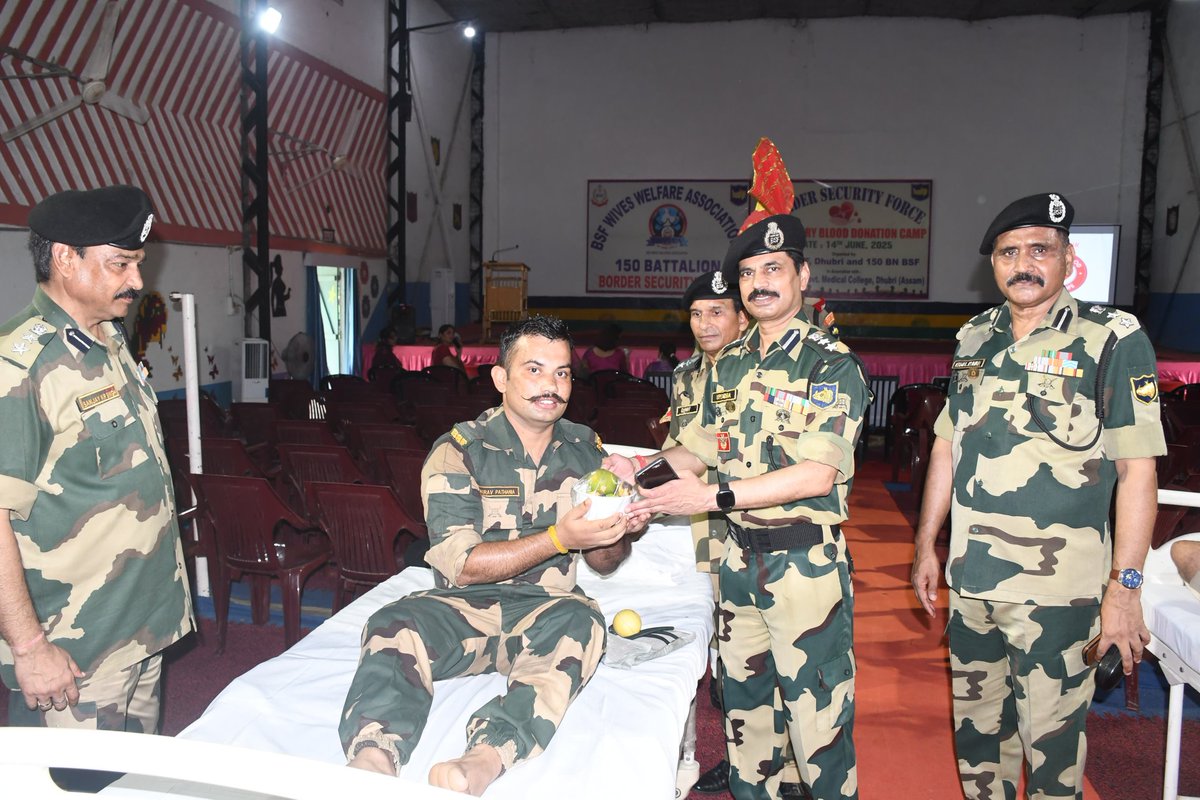 BSF_Guwahati's tweet photo. On #WorldBloodDonorDay, a voluntary #BloodDonationCamp was organised by SHQ #BSF Dhubri under @BSF_Guwahati Ftr, in collaboration with DMCH & #BWWA.
The camp saw enthusiastic participation from #Bordermen & BWWA members, reflecting the true spirit of humanity & solidarity. https://t.co/xHyHuYK0wk