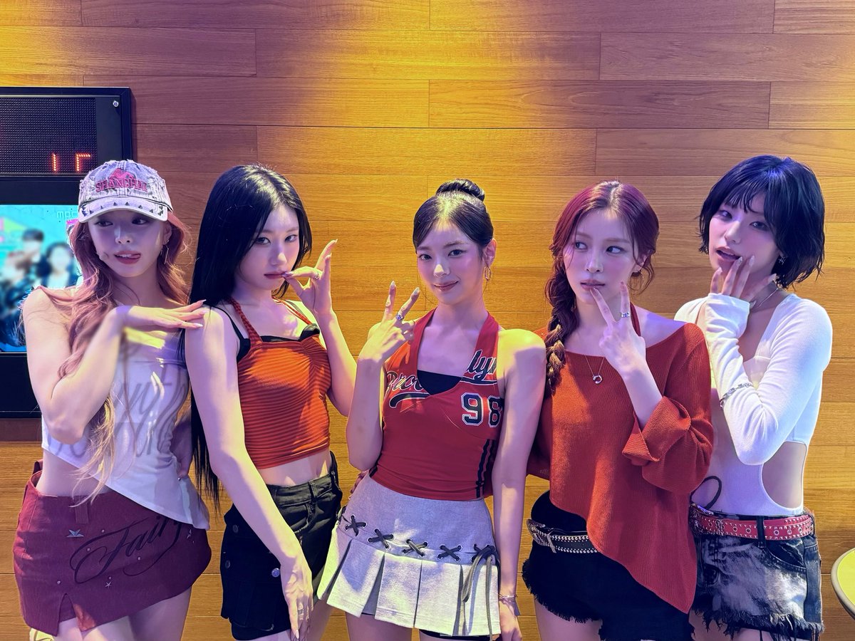 ITZY tweet media
