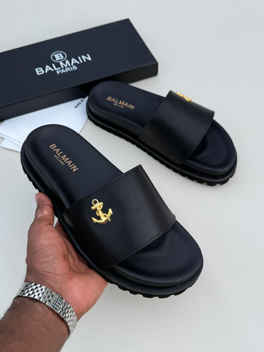 X_gee9's tweet image. 𝐎𝐑𝐈𝐆𝐈𝐍𝐀𝐋𝐋𝐘  𝐍𝐄𝐖 𝐒𝐀𝐍𝐃𝐀𝐋𝐒  ☑️🔥

𝐒𝐈𝐙E : 39,𝟒𝟏,𝟒𝟐,𝟒𝟑,𝟒𝟒,𝟒𝟓,✅

𝐁𝐑𝐀𝐍𝐃: BALMAIN ☑️

𝐏𝐑𝐈𝐂𝐄 :  75,000/=☑️

*NB* : QUALITY 1st🔥🪡