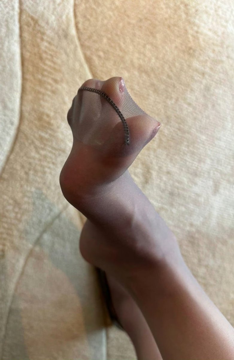 有想我吗？贱狗
#恋足 #丝袜 #脚底 #足交 #踩射 #女王 #贱狗 #美腿 #黑丝  #自慰 #调教 #高跟鞋 #舔脚 #母猪 #女m #婊子 #贱狗 #羞辱 #调教 #夹腿 #男性崇拜

还是。。。。主人