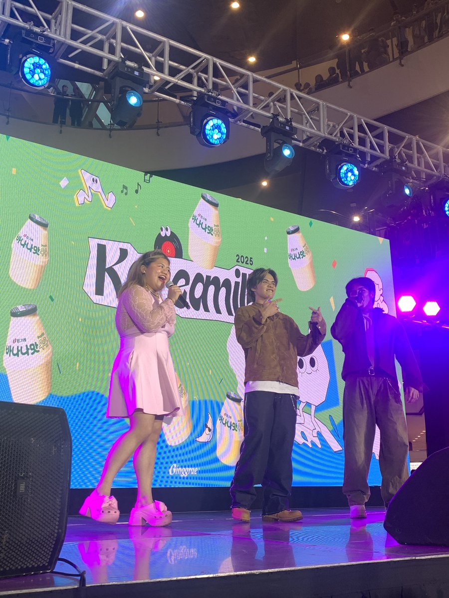 hellokrisan's tweet photo. GY performing on stage! They performed an unreleased track! 

#ilikeitkoreamilkphilippines2025 https://t.co/hERAybrGN5