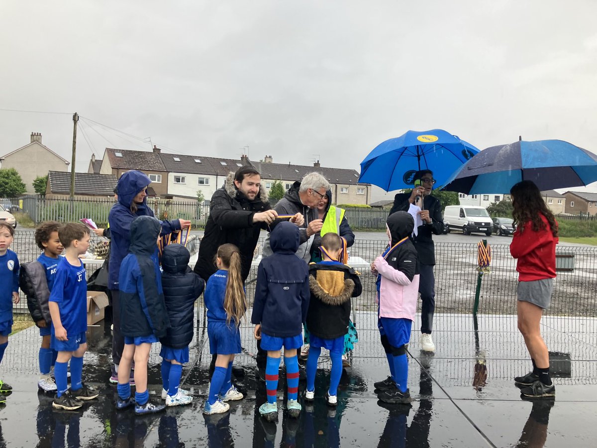 Chris Cunningham (@dunglasschris) on Twitter photo Handing out medals for <a href="/BSCGlasgow/">BSC Glasgow</a> along with <a href="/RealMalcolmM/">Cllr Malcolm Mitchell 🏴 🇺🇦</a> on a very wet Saturday at Peterson Park. Congratulations to all the winners and to their parents for being there! Handing out medals for <a href="/BSCGlasgow/">BSC Glasgow</a> along with <a href="/RealMalcolmM/">Cllr Malcolm Mitchell 🏴 🇺🇦</a> on a very wet Saturday at Peterson Park. Congratulations to all the winners and to their parents for being there!