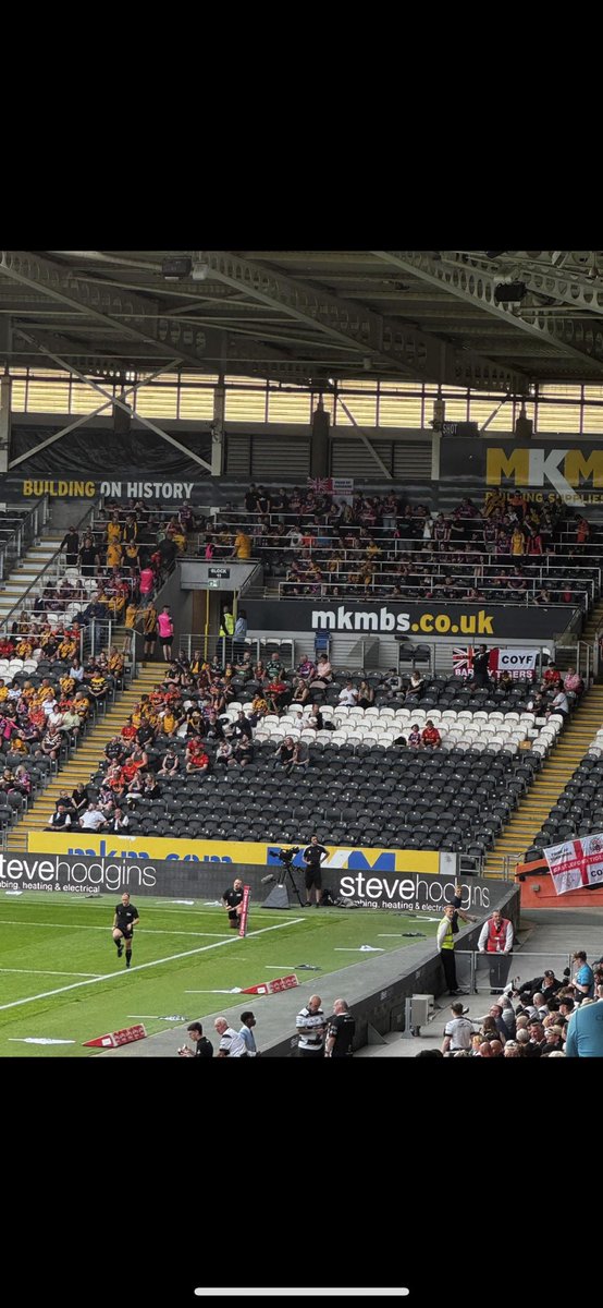 Rugby League Away Fans (@rlawayfans_) on Twitter photo ๐ฏ<a href="/CTRLFC/">Castleford Tigers</a> away at <a href="/hullfcofficial/">Hull FC</a> last night โซ๏ธ
Hull still without a home win in a very long time, could Cas make a sneaky <a href="/SuperLeague/">Betfred Super League</a> play off spot this year? ๐ฏ<a href="/CTRLFC/">Castleford Tigers</a> away at <a href="/hullfcofficial/">Hull FC</a> last night โซ๏ธ
Hull still without a home win in a very long time, could Cas make a sneaky <a href="/SuperLeague/">Betfred Super League</a> play off spot this year?