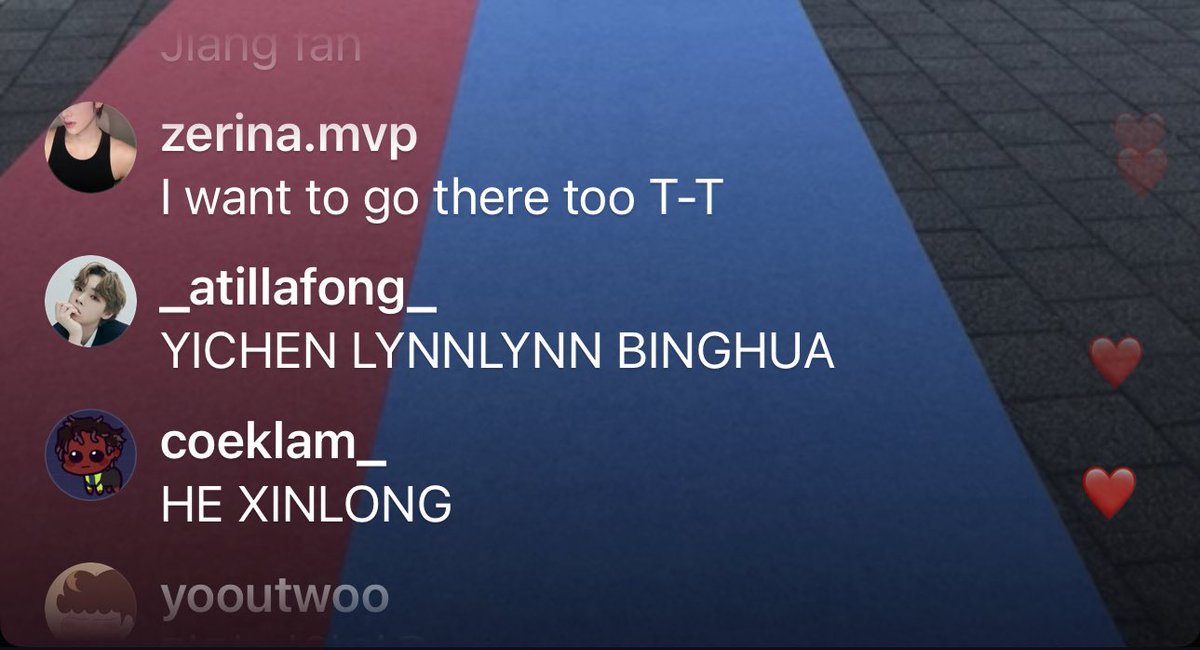 solaryichen's tweet image. ariana what are you doing here?