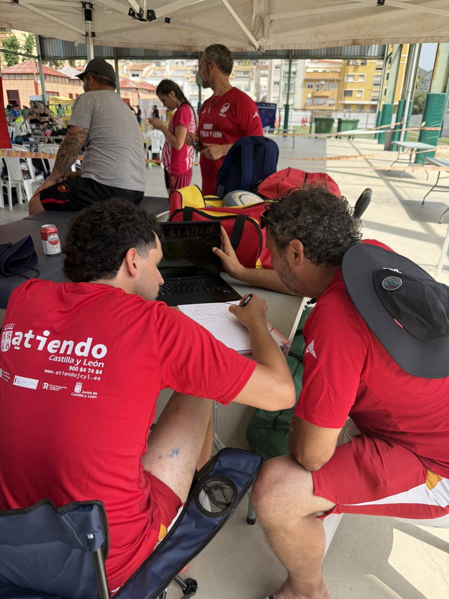 Trabajazo del staff VII CESA 

 #Tavernes 

#CastillayLeon_es_Rugby