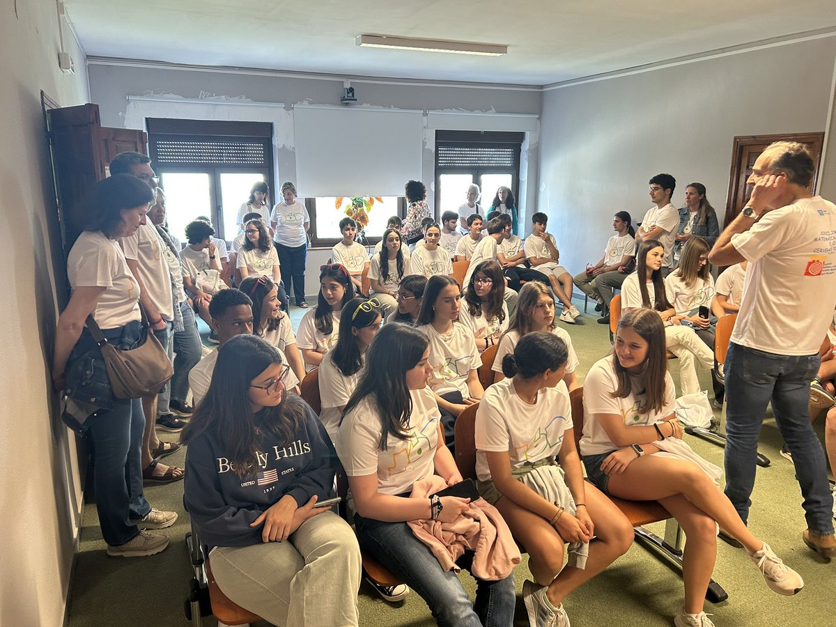 Estalmat Salamanca (@estalmats) on Twitter photo #XXXIIORM25 Seguimos con el programa de la Olimpiada con las fotos de grupo y la recepción en el Ayuntamiento. <a href="/educacyl/">Educación JCyL</a> <a href="/Socylem_cyl/">@socylem_cyl</a> <a href="/socylemBurgos/">SOCYLEM BURGOS</a> <a href="/SocylemPalencia/">Socylem Palencia</a> <a href="/socylemsalaman1/">socylemsalamanca</a> <a href="/socylemsoria/">SocylemSoria</a> <a href="/socylemva/">Socylem Valladolid</a> #XXXIIORM25 Seguimos con el programa de la Olimpiada con las fotos de grupo y la recepción en el Ayuntamiento. <a href="/educacyl/">Educación JCyL</a> <a href="/Socylem_cyl/">@socylem_cyl</a> <a href="/socylemBurgos/">SOCYLEM BURGOS</a> <a href="/SocylemPalencia/">Socylem Palencia</a> <a href="/socylemsalaman1/">socylemsalamanca</a> <a href="/socylemsoria/">SocylemSoria</a> <a href="/socylemva/">Socylem Valladolid</a>