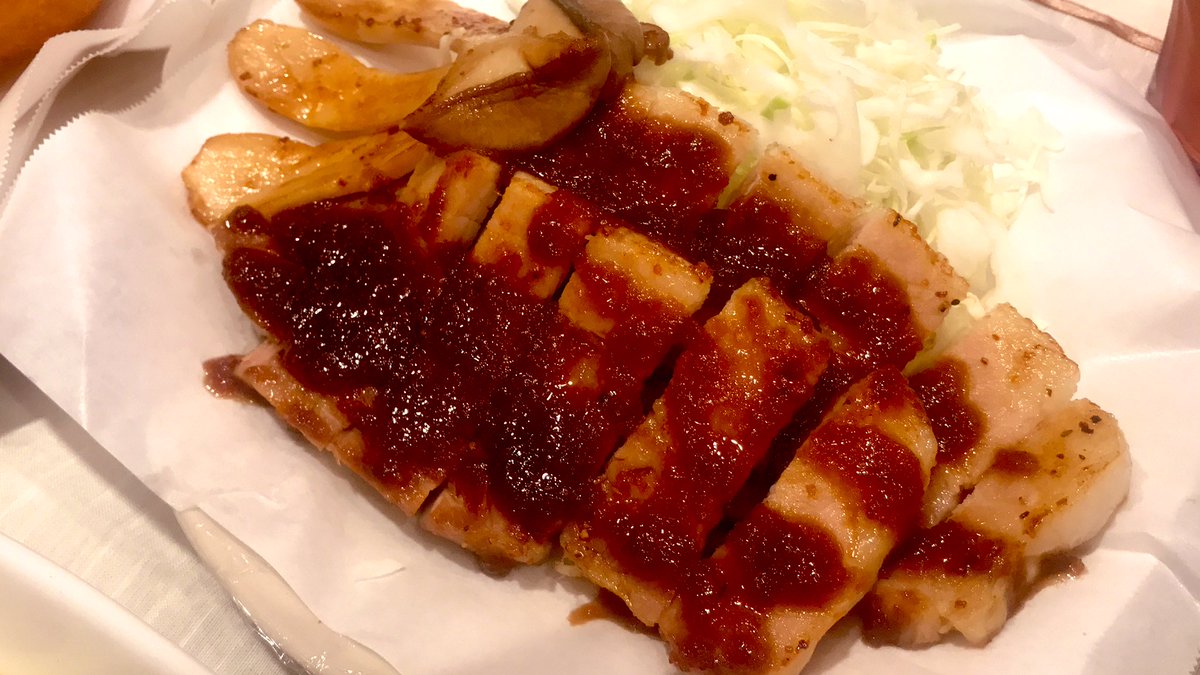 今日も一日お疲れ様(´∀｀*)
みんなご飯だよ(ﾉ≧∀≦)ﾉ
(つ`･ω･´)っｵｲﾃﾞ♪
本日のおうちごはんは✨️
〇ポルチーニのクリーム生パスタ
〇香草ポークのグリル
〇コーンスープ
〇塩フランスパン
ｲﾀﾀﾞｷ━(人˙꒳​˙  )━ﾏｽｯ

#飯テロ
#手作り
#簡単料理
#手作り料理
#手料理