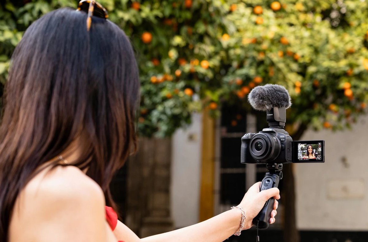 Vous vloguez 🎥 ? Voici 5 astuces pour captiver votre audience
Canon vous livre ses meilleurs conseils pour créer du contenu plus engageant, authentique et pro, avec le bon matériel.
👉 canon.sm/3XYbQ1h