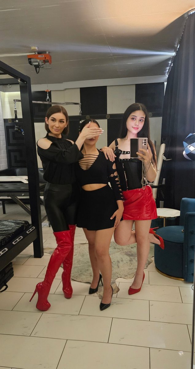Domina L💘lita Saphira (@lolita_sap) on Twitter photo 🔥 Drei Herrinnen an der Zahl 💃💃💃
und die Hitze? Brütet. Tropft. Züngelt. ☀️🥵
Noch mehr eingeheizt?
Dann halt durch – oder es kommt:
💦 die kalte Dusche 💦
Um dich ganz schnell wieder
runterzubringen von deiner Lust 😈🚿
<a href="/residenzhekate/">Residenz HEKATE</a> 🔥 Drei Herrinnen an der Zahl 💃💃💃
und die Hitze? Brütet. Tropft. Züngelt. ☀️🥵
Noch mehr eingeheizt?
Dann halt durch – oder es kommt:
💦 die kalte Dusche 💦
Um dich ganz schnell wieder
runterzubringen von deiner Lust 😈🚿
<a href="/residenzhekate/">Residenz HEKATE</a>