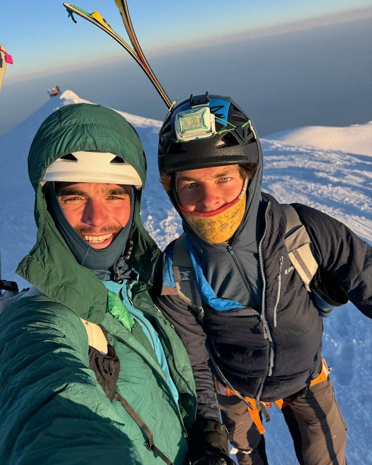 the_8000m tweet media