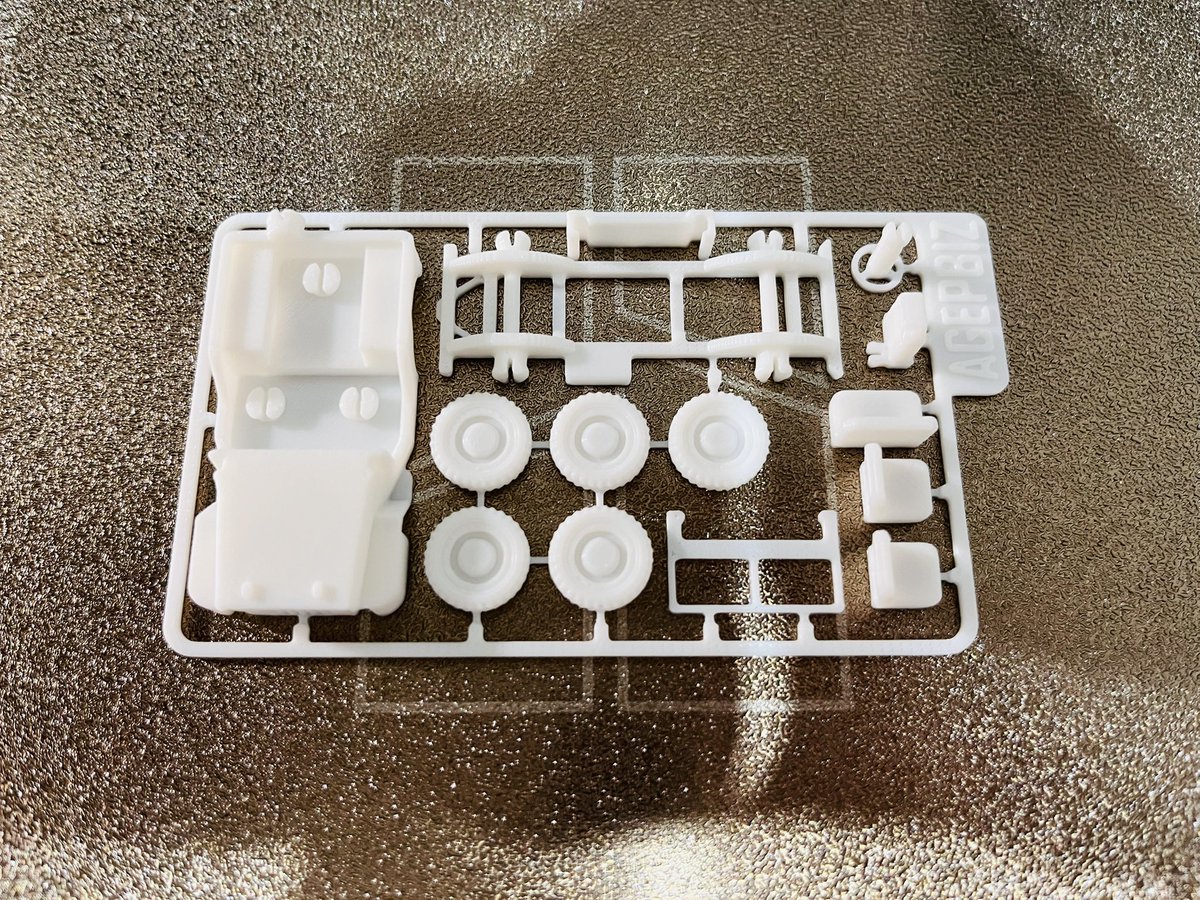 Janbluus tweet media