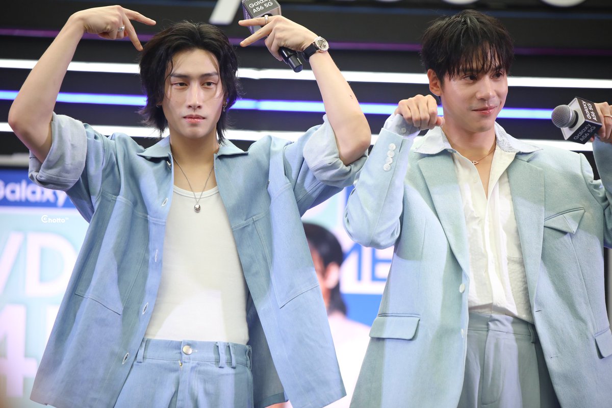 ไบเบิ้ลกับพี่เจษเหมียววว 😻😻
JesBible with Galaxy A56
<a href="/biblesumett/">Bsumettikul</a> <a href="/jesjpp/">Jesjpp</a>
#BibleWichapas #jesjpp
#GalaxyxJesBible 
#GalaxyA56