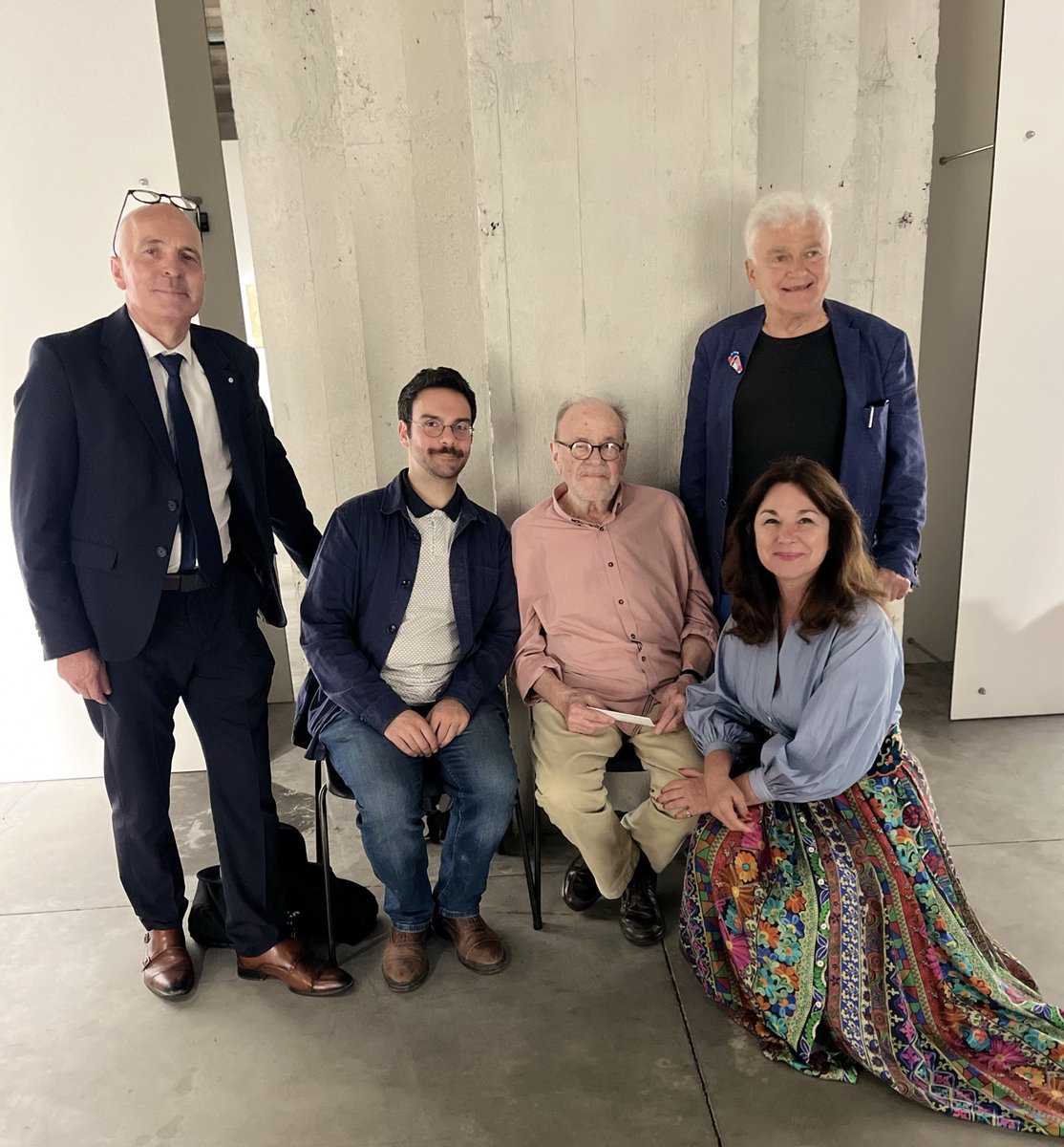 Au vernissage de l’exposition « Autour de la Passion » de Sergio Ferro au Centre d’#ArtSacré pour découvrir l’œuvre de #SergioFerro, architecte, peintre et intellectuel d’origine brésilienne, Sergio Ferro est une figure majeure de l’art contemporain latino-américain. 
Son œuvre
