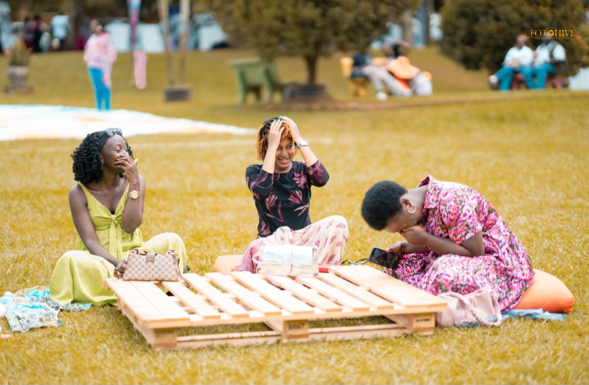 SoulFoundationU's tweet image. Laughter, deep convos, unfiltered joy, these moments nourish our mental well-being more than we realize.
friendship is therapy. Connection is healing. 🫂
#SoulFoundationUganda #MentalHealthUG #BreakingSilence #HealingTogether