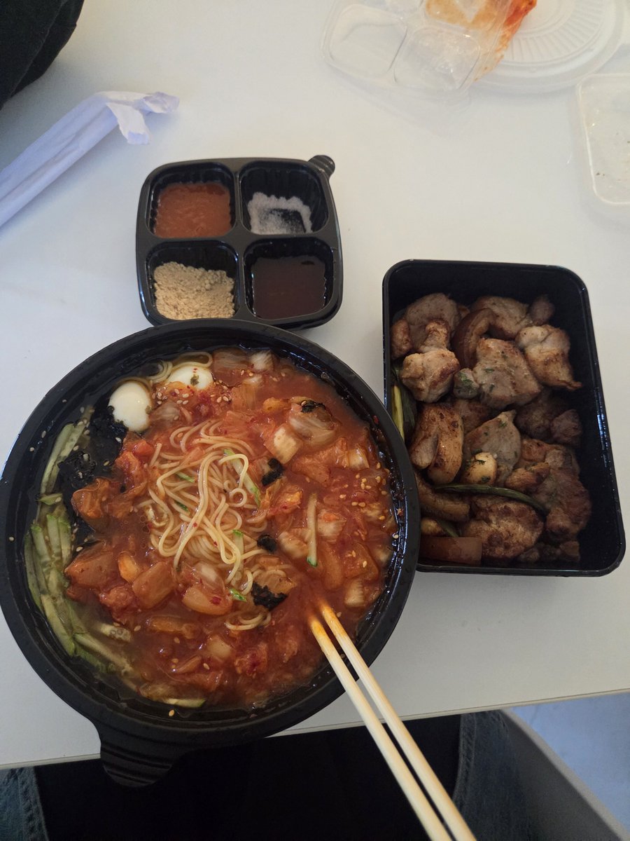 JSC_huuuuu's tweet photo. 아잠만 김치말이냉국수 ㅈㄴ맛있어보임제발 https://t.co/1o8HPaJ5r8