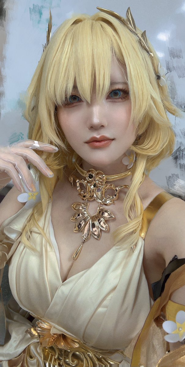 テープとシャドウ忘れて輪郭終わって盛れなかったので恥ずかしいくらい重加工です