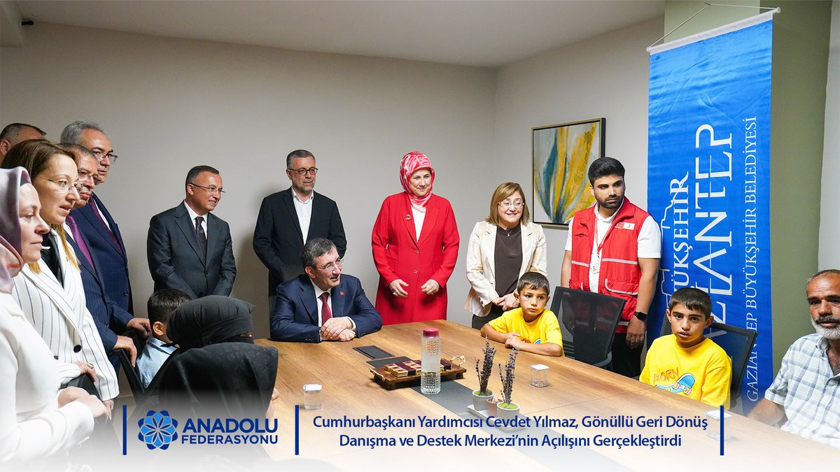 Cumhurbaşkanı Yardımcısı Cevdet Yılmaz, Gönüllü Geri Dönüş Danışma ve Destek Merkezi’nin Açılışını Gerçekleştirdi

Haberin detayları için web sitemizi ziyaret edebilirsiniz:
anadolufederasyonu.org