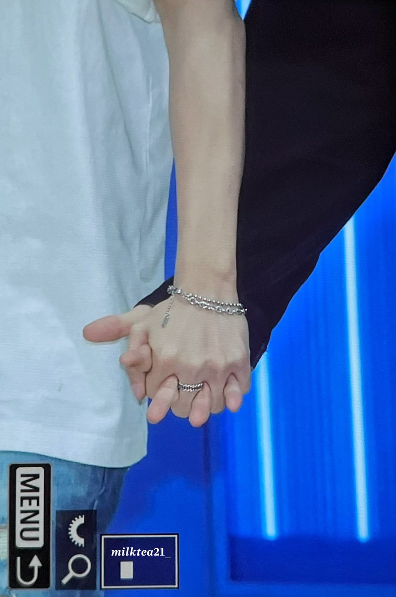 250614
너희 둘…

#이한 #LEEHAN 
#명재현 #JAEHYUN 
#보이넥스트도어 #BOYNEXTDOOR