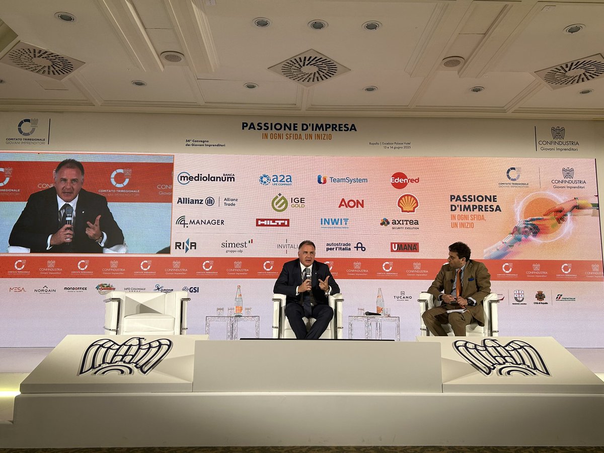 GI Confindustria (@giconfindustria) on Twitter photo Il Presidente di <a href="/Confindustria/">Confindustria</a> <a href="/Orsini_Emanuele/">Emanuele Orsini</a> chiude i lavori di #Rapallo25
🔵 Segui la diretta streaming: giovanimprenditori.org Il Presidente di <a href="/Confindustria/">Confindustria</a> <a href="/Orsini_Emanuele/">Emanuele Orsini</a> chiude i lavori di #Rapallo25
🔵 Segui la diretta streaming: giovanimprenditori.org