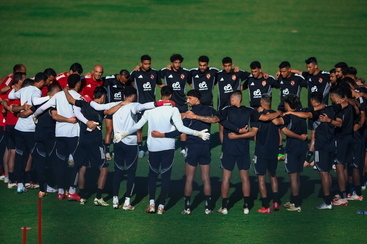 AlAhly's tweet photo. ✊🙏 https://t.co/Lky6nCe39a