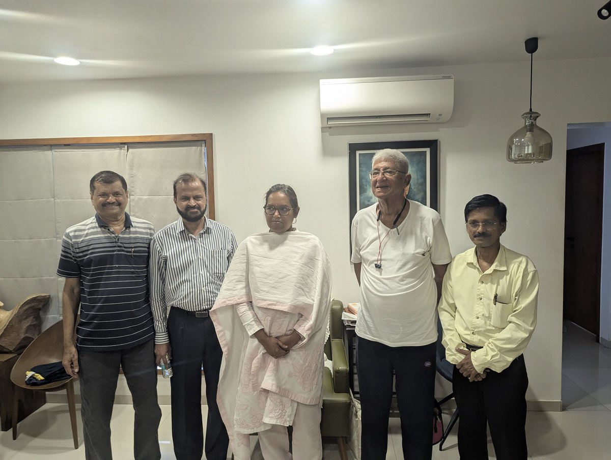 Today Members of Voice of Kalina -ALM representatives met Member of Parliament Varsha Gaikwad at her Residence seeking help in resolving various pending issues at H/E Ward and other Policy relating matters like Accomodation Reservation policy of Government. <a href="/VarshaEGaikwad/">Prof. Varsha Eknath Gaikwad</a>