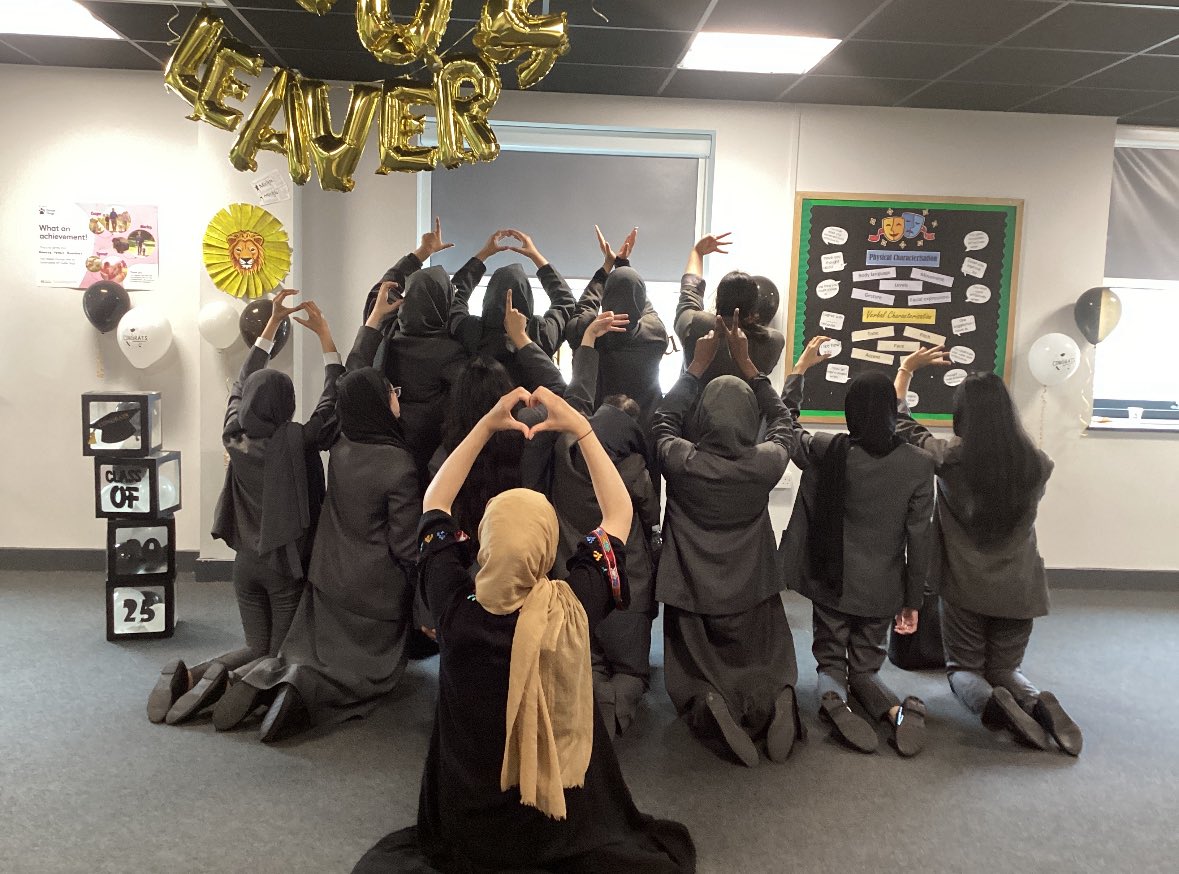 Leavers 2025 🧑‍🎓  #LoveScience 🤍