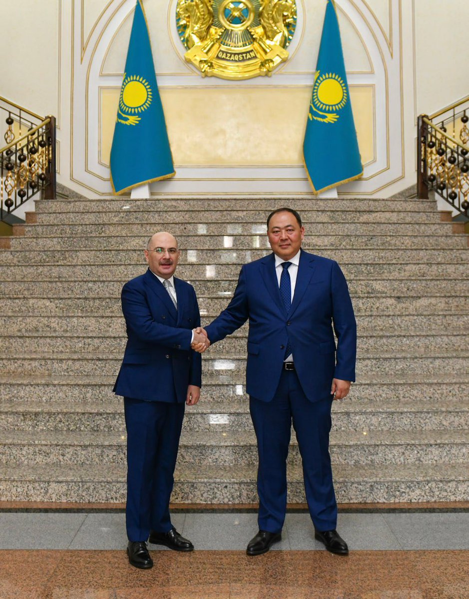 🔹 Қазақстан СІМ-де дипломатиялық миссиясының аяқталуына орай
Грузия Елшісін қабылдады

🔸 В МИД Казахстана приняли Посла Грузии по случаю завершения его дипломатической миссии 

🔗 gov.kz/memleket/entit…