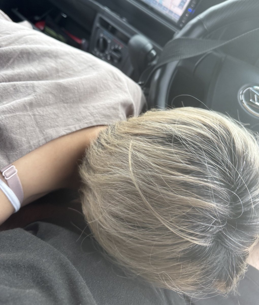 イオンの駐車場で何故か嫁に抜いてもらってる😇