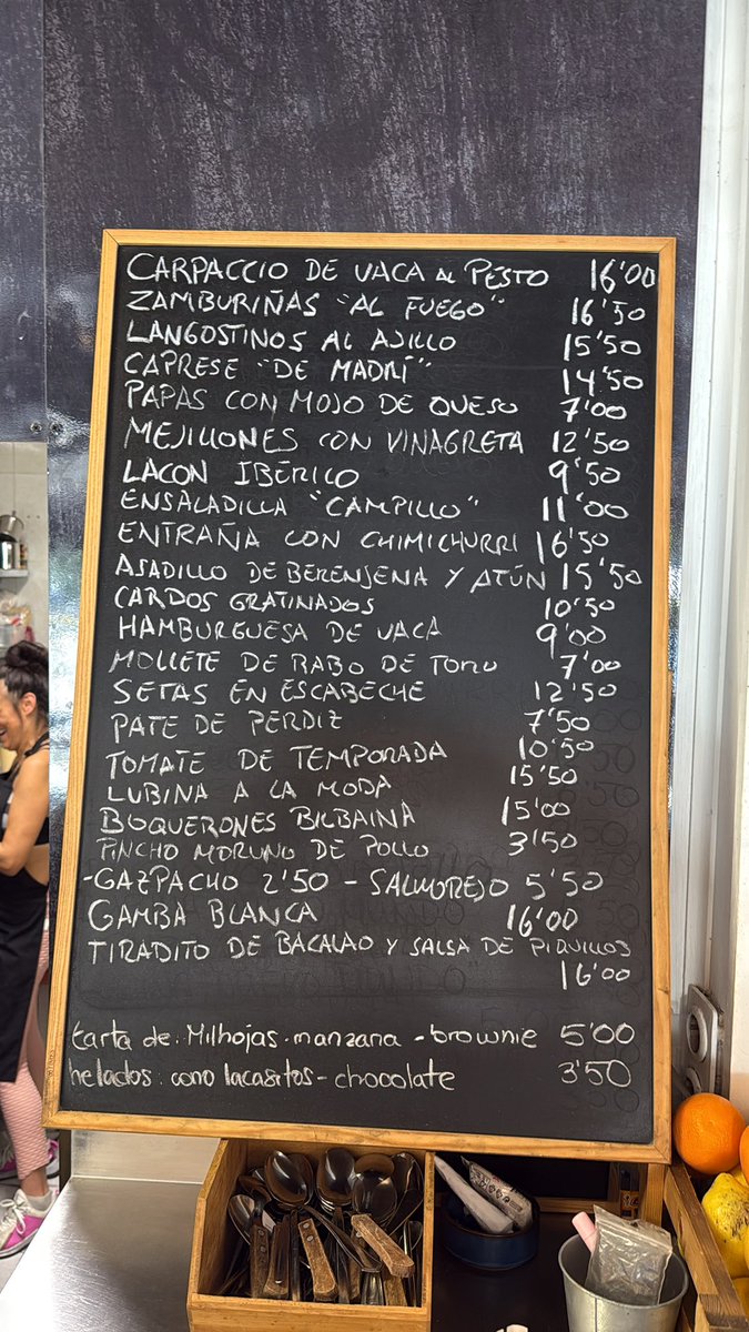 manu_utorres's tweet photo. Pizarra del finde en @Campillobar8 😎 https://t.co/mZ9kLFnli0