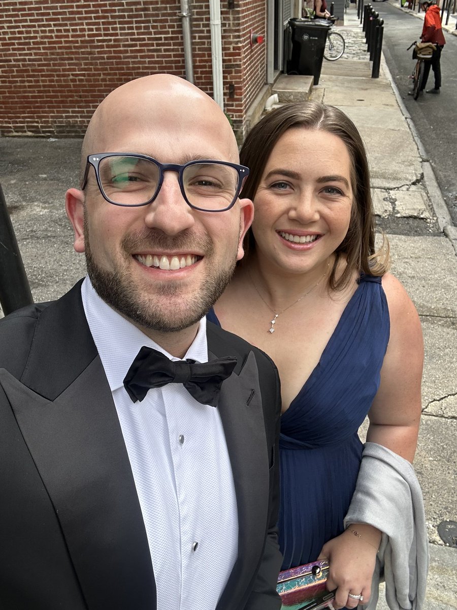 ari_bernstein's tweet image. Residency @NYUUrology ✅. 5 long years and incredible friendships along the way. This time next week we are Midwest-bound. @MayoUrology here we come!