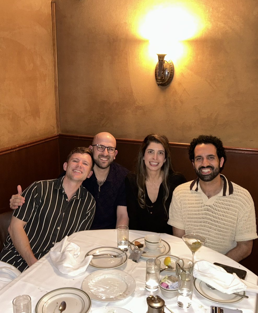 ari_bernstein's tweet image. Residency @NYUUrology ✅. 5 long years and incredible friendships along the way. This time next week we are Midwest-bound. @MayoUrology here we come!