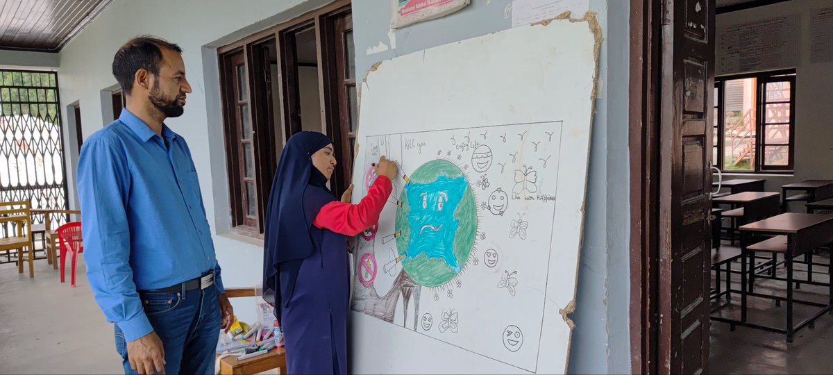 Graffiti Wall Painting event with anti-Drug Messages under Nasha Mukt Bharat Abhiyan held at BHSS Beerwah.
Students from various schools  showcasing their artistic talent with vibrant paintings....
<a href="/DrGnitoo/">Dr.GN Itoo</a>
<a href="/EduMinOfIndia/">Ministry of Education</a>
<a href="/sakinaitoo/">Sakina Itoo</a>