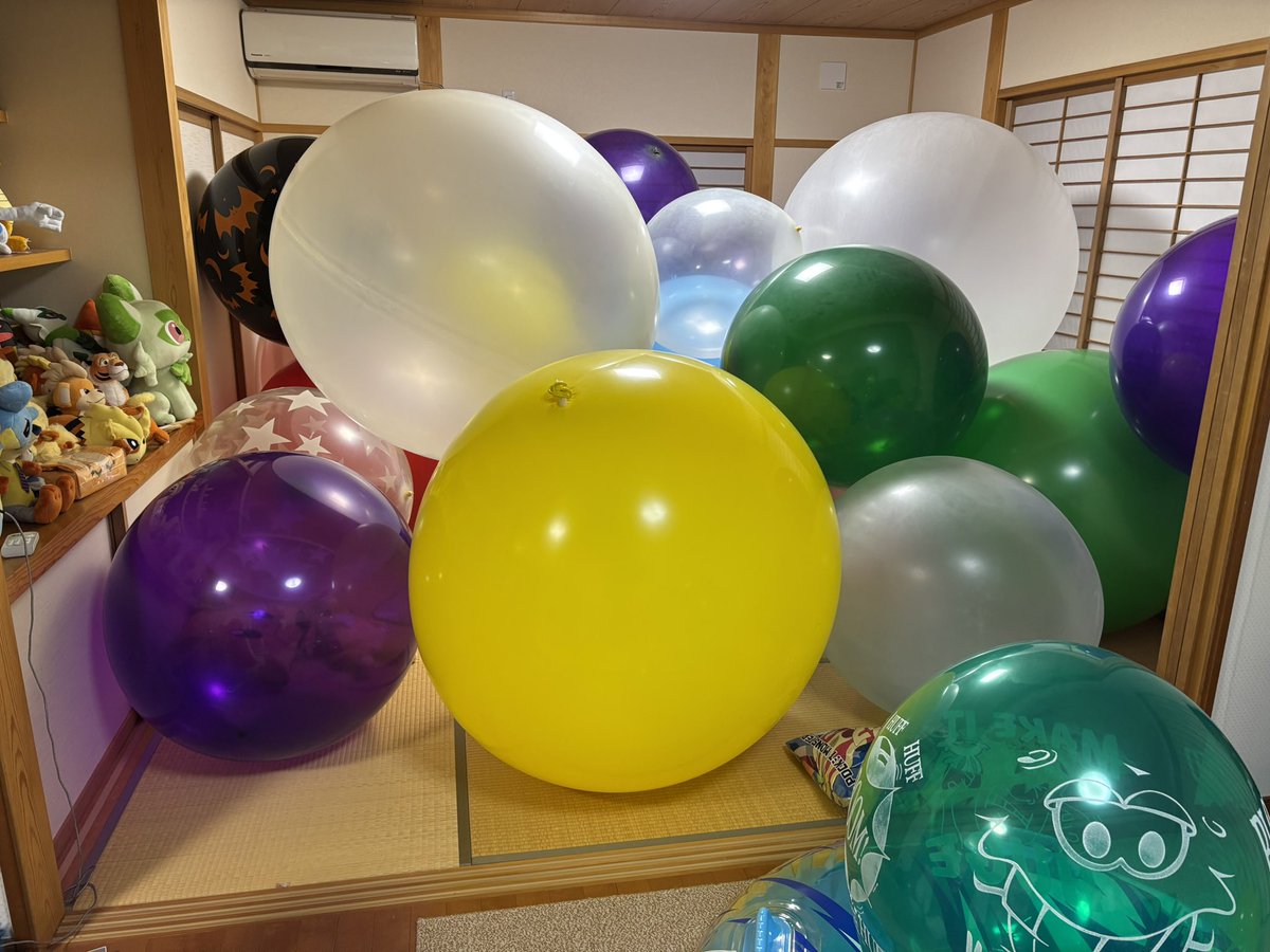 ご飯と買い出しから帰ってきてこの光景とゴムの匂いは最高💕