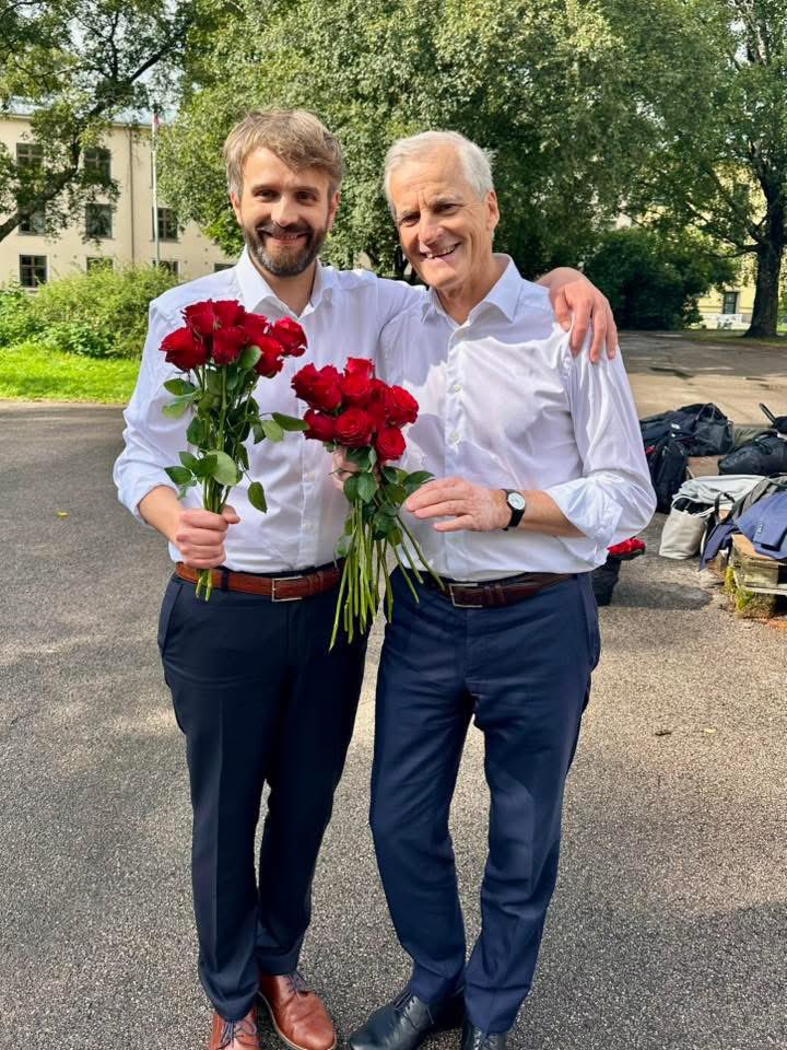 MagneBjella's tweet image. «Hør på dette: Aldri før har færre stått i helsekø. Ventetidene går ned – og nesten 74 000 færre personer står nå i kø sammenlignet med i fjor.»