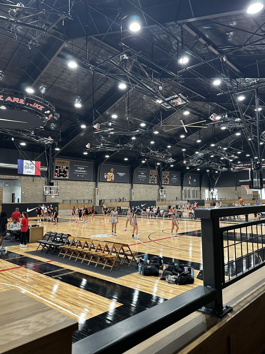 We’re in Des Moines for the Midwest Girls Classic. Good luck to the following teams who are competing today:

11U Blue, 12U Blue, 13U Blue, 14U Blue, 14U White, 15U White.