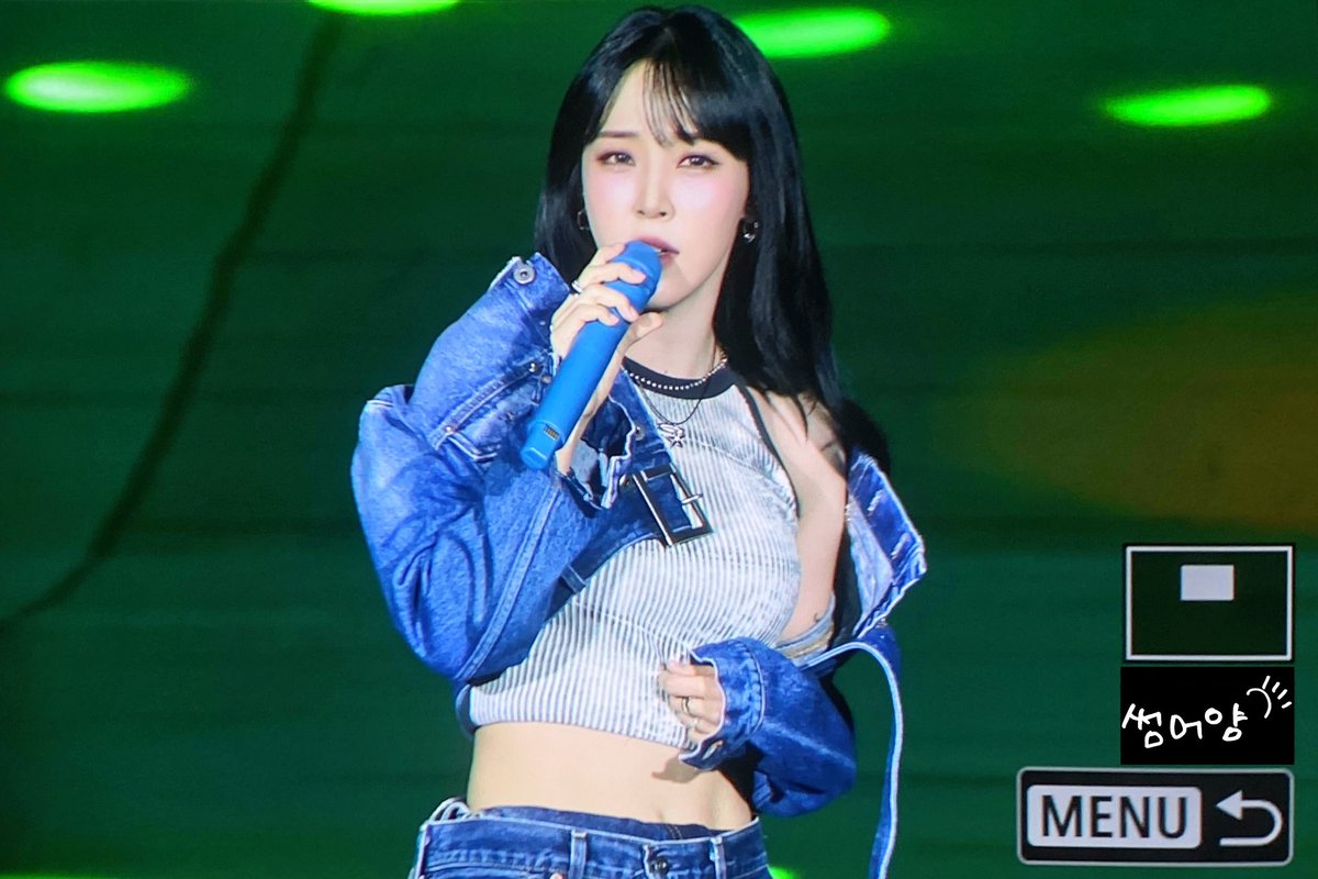 summer__715's tweet image. 250614 K-WONDER CONCERT IN TAIPEI 프리뷰
☺️😉
#마마무 #문별 #MAMAMOO #MOONBYUL