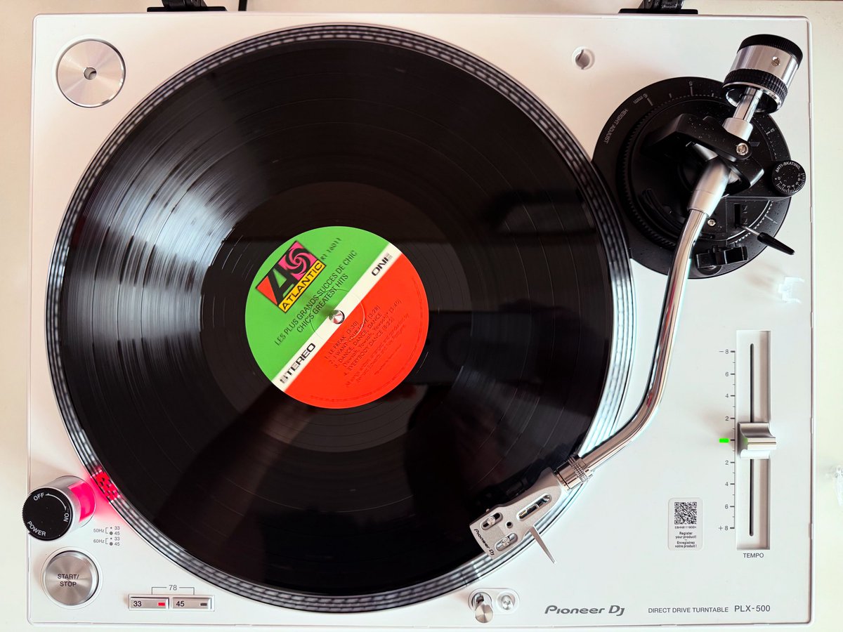 djsergiotee's tweet image. Today I got myself a new recordplayer.
The Pioneer PLX-500 W. 
Big thanx to the guy at @tonecontrol who helped me to make this choice worth it.
Finally my records play much much better!
☺️🙌🏻
#tonecontrol #newrecordplayer #recordplayer #new #pioneer #pioneerplx500white