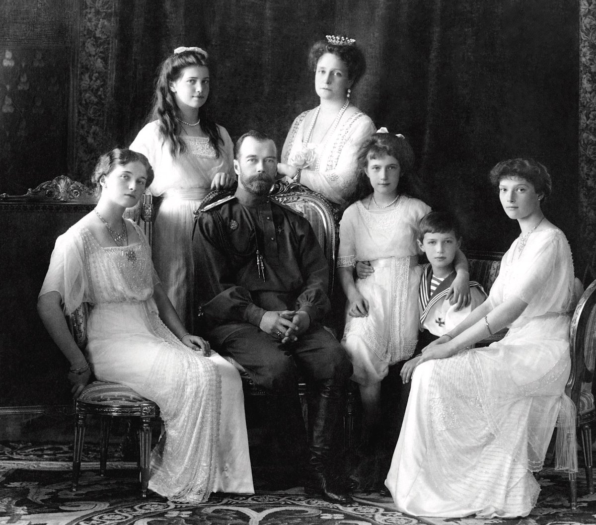 whencyclopedia's tweet image. The brutal murder of the entire #Romanov family was the culmination of deep discontent across the #Russian #Empire with the persistently autocratic rule of Tsar Nicholas II (reign 1894-1917). Following the disaster of the First World #War (1914-18) and the tsar's abdication in