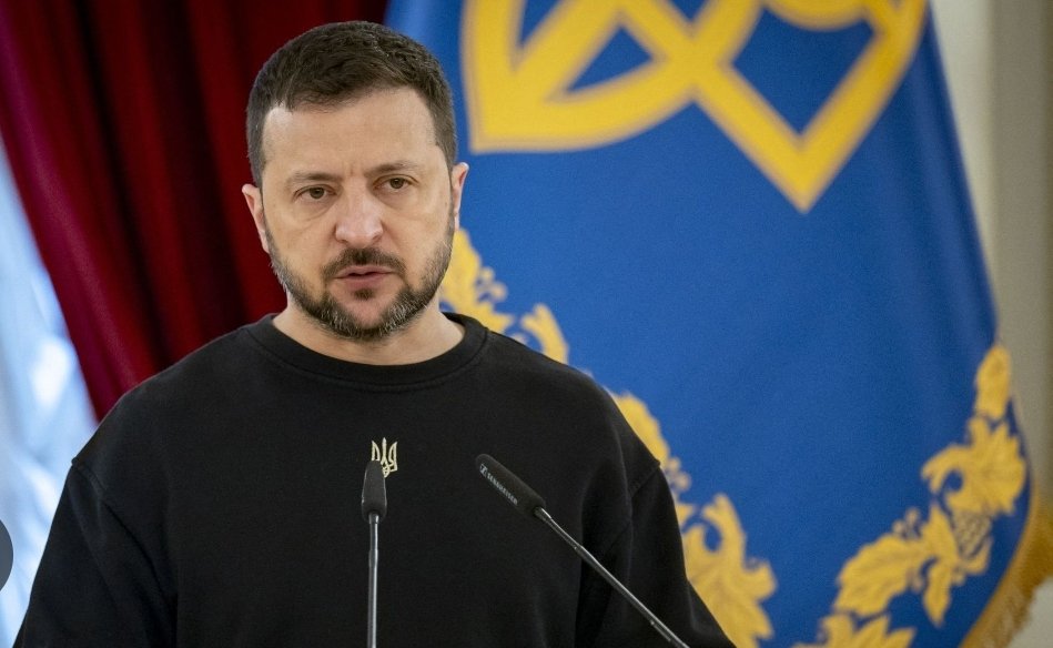 Zelensky espère que le conflit entre l'Iran et Israël ne réduira pas l'aide en Ukraine..
On est au bord de la 3eme guerre mondiale.. et il pense qu'à continuer à nous racketter..