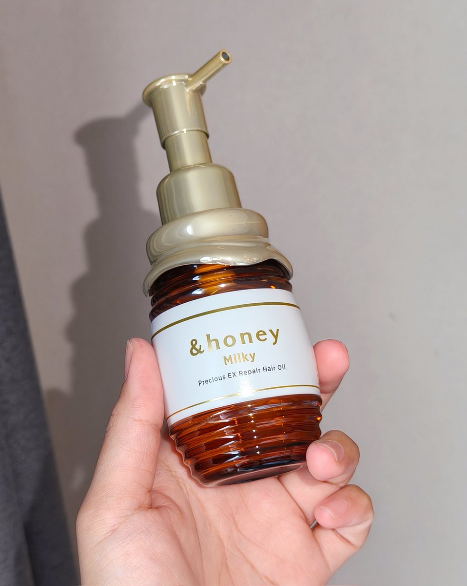 &amp;honey จะหยุดปังกี่โมง ล่าสุดลองออยล์ รุ่นใหม่เค้า เข้าใจเหละ! งานผม ยังไงก็ยกให้เค้า เอาเงินไปเลยจ้าาา! ผมหอมหมื่นลี่ไม่เกินจริง สะบัดผมที เหมือนสระผมใหม่ หอมจนแฟนทัก บอกผมหอมจัง อยากจุ๊บหัวตลอดเวลา &gt;&lt; ส่วนเรื่องบำรุงไม่ต้องพูดเยอะ ลดผมแตกปลายดีมาก ผมนุ่ม ไม่ฟู สบายหัว