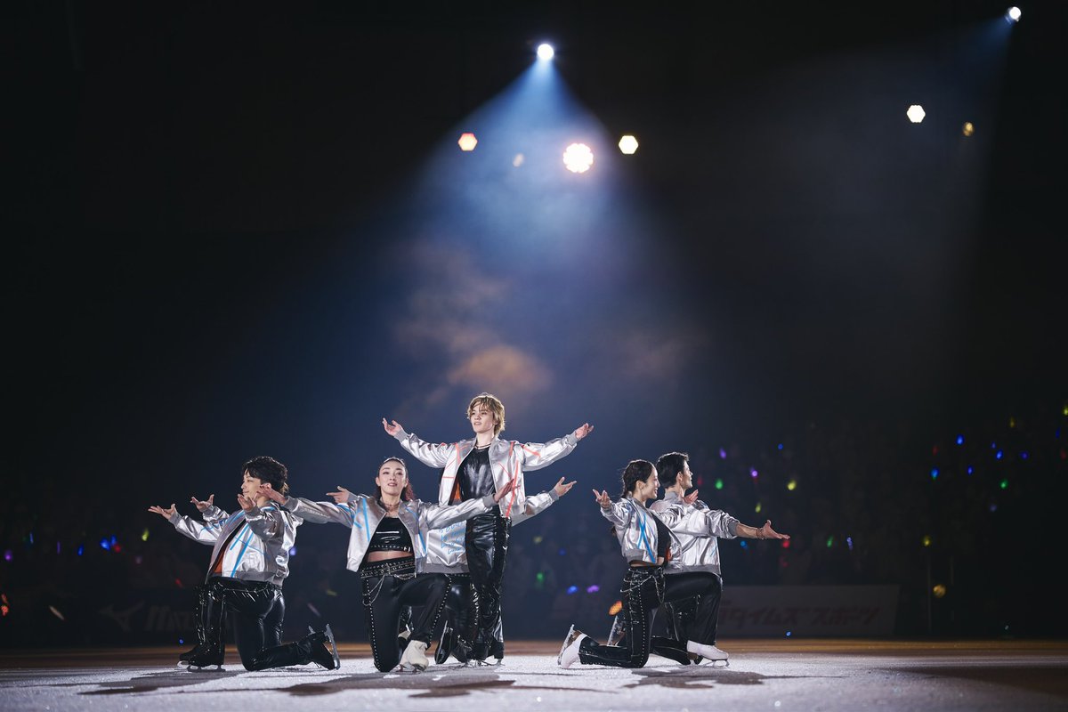 IceBrave_shoma's tweet photo. ＼ ついに… #アイスブレイブ が開幕🔥／
初日にご来場いただいた皆さま
ありがとうございました✨️

明日も #宇野昌磨、そして出演者、
スタッフ一同 皆さまをお待ちしております⚡️ https://t.co/0D1Uk0c42B